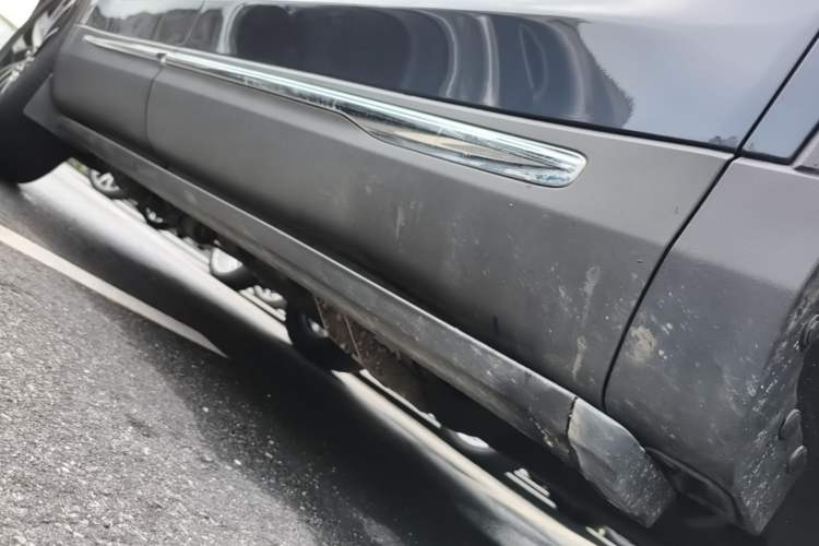 Used Lincoln Nautilus 2021 2.0T Four-Wheel Drive Luxury Edition Right Side Sill