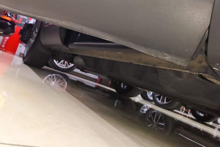 Used Lincoln Nautilus 2021 2.0T Four-Wheel Drive Luxury Edition Right Side Sill