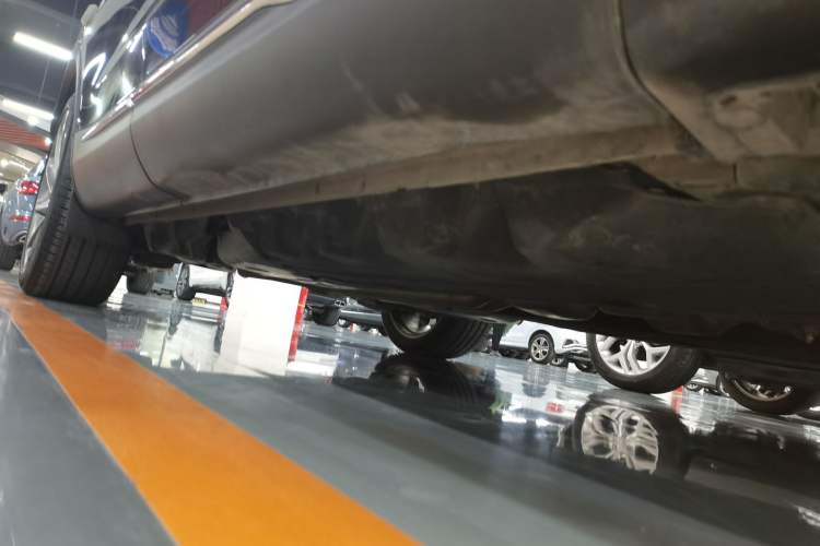Used Lincoln Nautilus 2021 2.7T Four-Wheel Drive Prestige Edition Right Side Sill