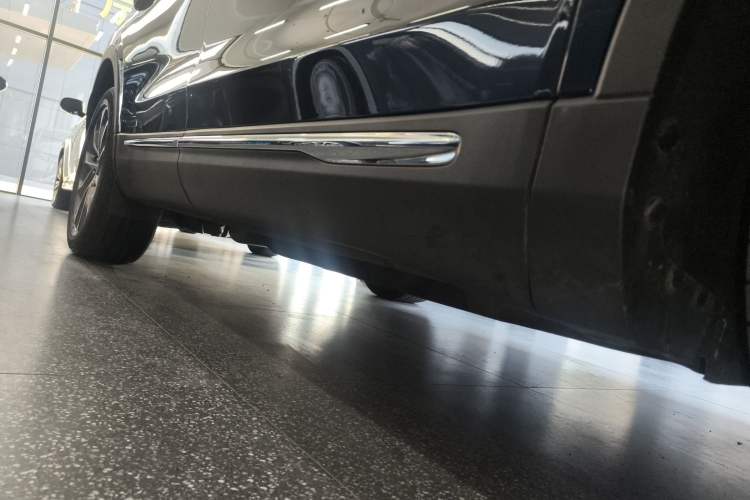 Used Lincoln Nautilus 2021 2.0T Four-Wheel Drive Luxury Edition Right Side Sill