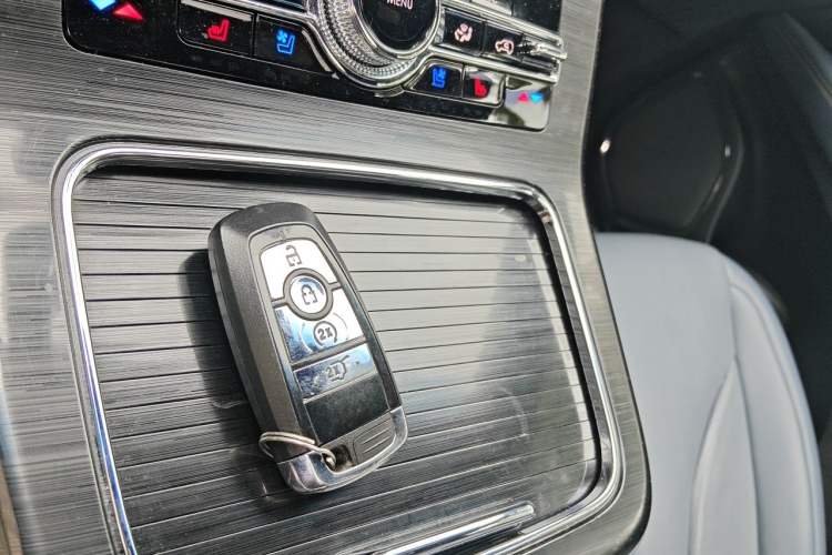 Used Lincoln Nautilus 2021 2.0T Four-Wheel Drive Luxury Edition Vehicle Key