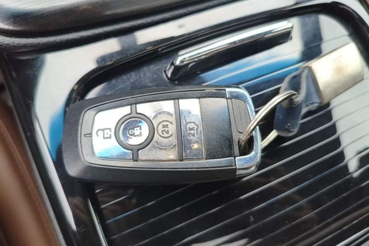 Used Lincoln Nautilus 2021 2.0T Four-Wheel Drive Luxury Edition Vehicle Key