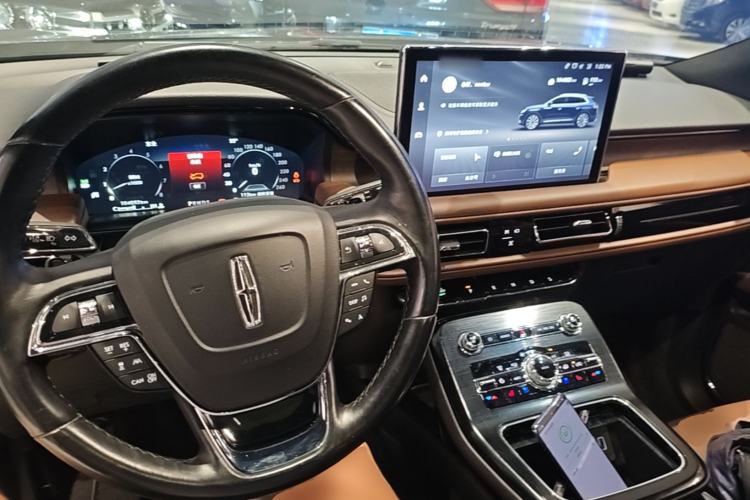 Used Lincoln Nautilus 2021 2.7T Four-Wheel Drive Prestige Edition Center Console