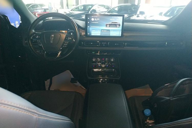 Used Lincoln Nautilus 2021 2.0T Four-Wheel Drive Luxury Edition Center Console