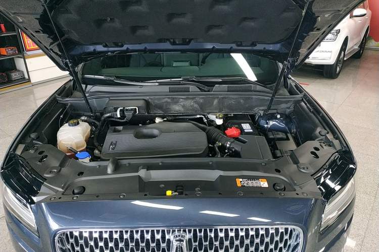 Used Lincoln Nautilus 2021 2.0T Four-Wheel Drive Luxury Edition Engine Bay