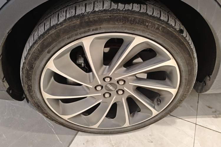 Used Lincoln Nautilus 2021 2.7T Four-Wheel Drive Prestige Edition Left Front Wheel Hub