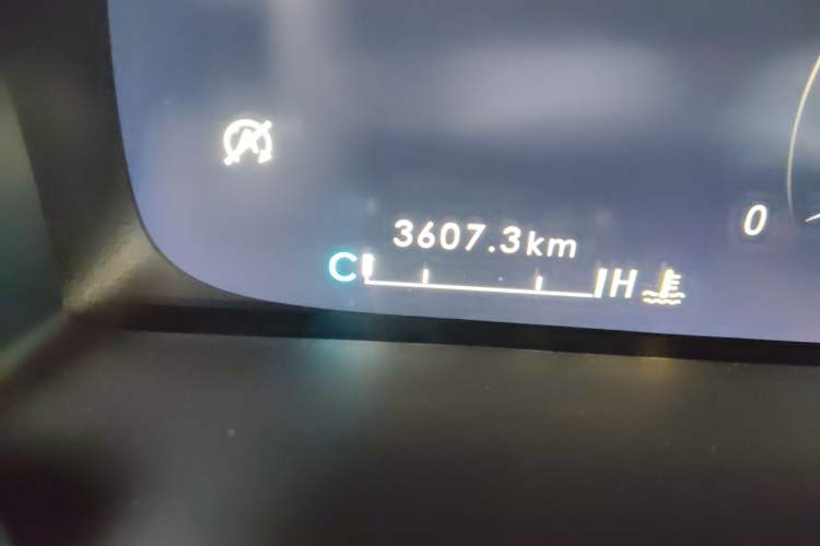 Used Lincoln Nautilus 2021 2.7T Four-Wheel Drive Prestige Edition Odometer Close Up