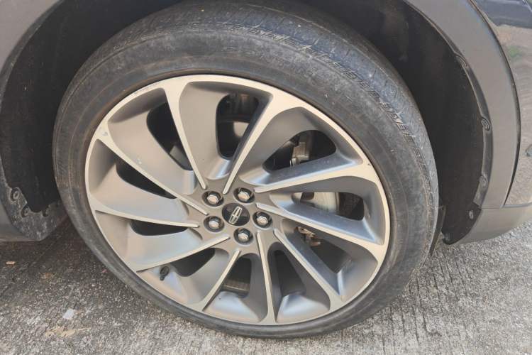 Used Lincoln Nautilus 2021 2.7T Four-Wheel Drive Prestige Edition Right Front Wheel Hub