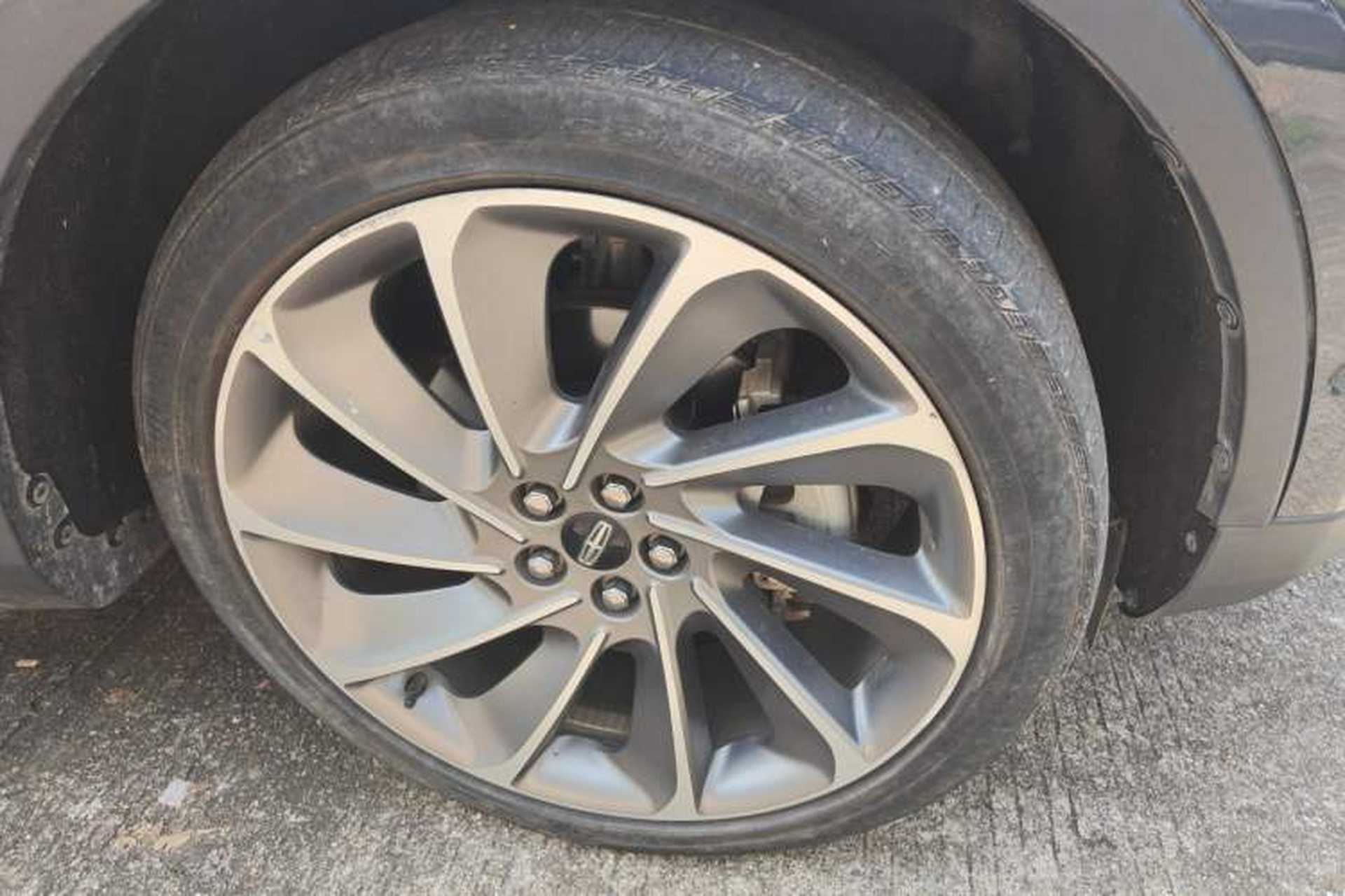 Used Lincoln Nautilus 2021 2.7T Four-Wheel Drive Prestige Edition Right Front Wheel Hub