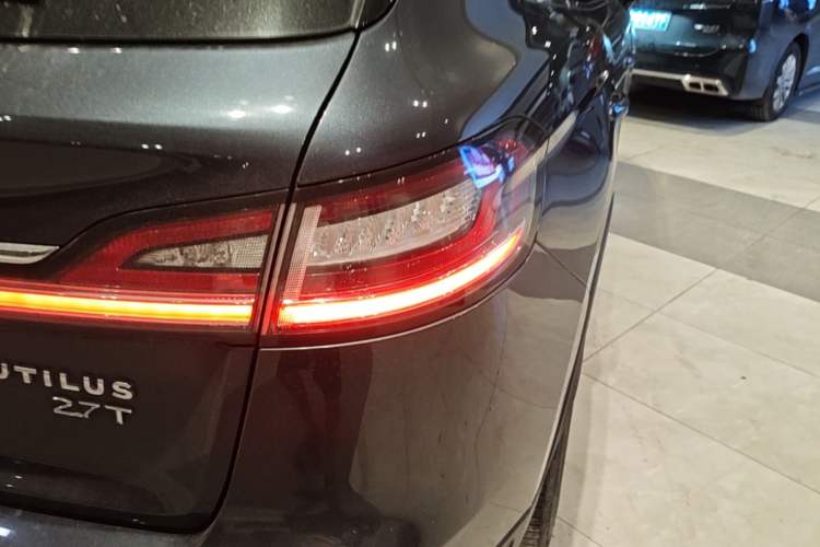 Used Lincoln Nautilus 2021 2.7T Four-Wheel Drive Prestige Edition Right Rear Taillight