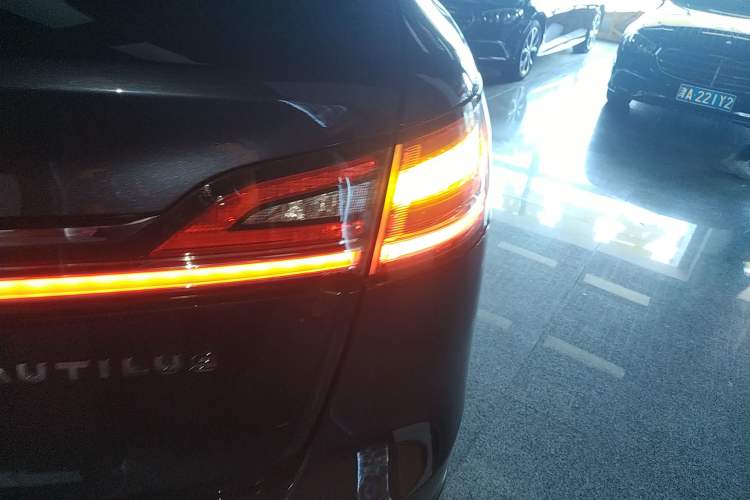 Used Lincoln Nautilus 2021 2.0T Four-Wheel Drive Luxury Edition Right Rear Taillight