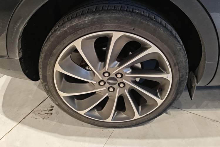 Used Lincoln Nautilus 2021 2.7T Four-Wheel Drive Prestige Edition Right Rear Wheel Hub