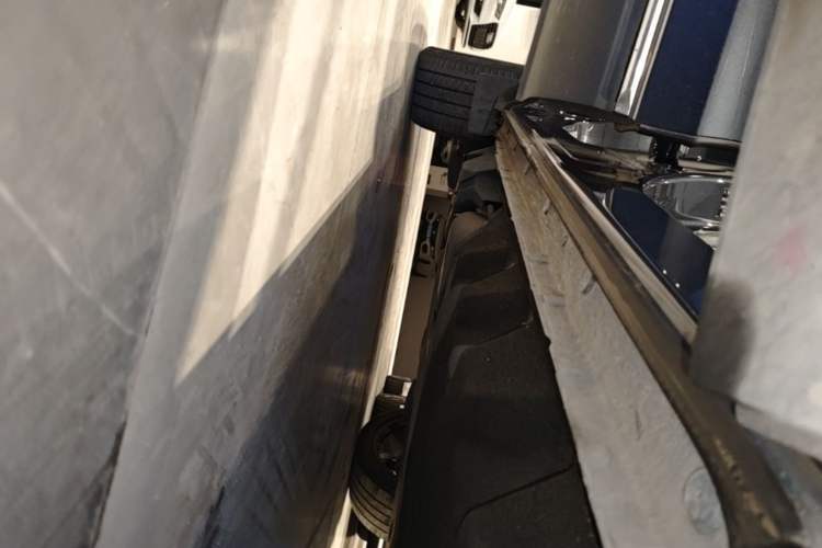 Used Lincoln Nautilus 2021 2.7T Four-Wheel Drive Prestige Edition Right Side Sill