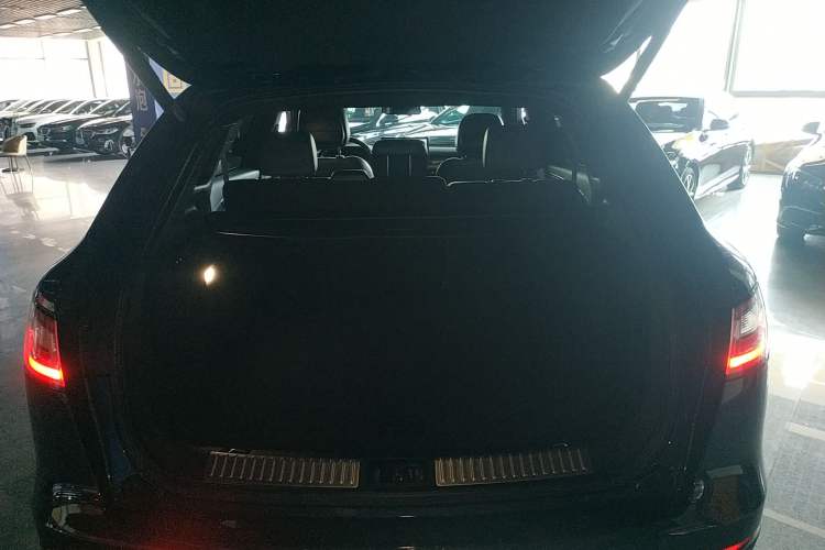 Used Lincoln Nautilus 2021 2.0T Four-Wheel Drive Luxury Edition Trunk