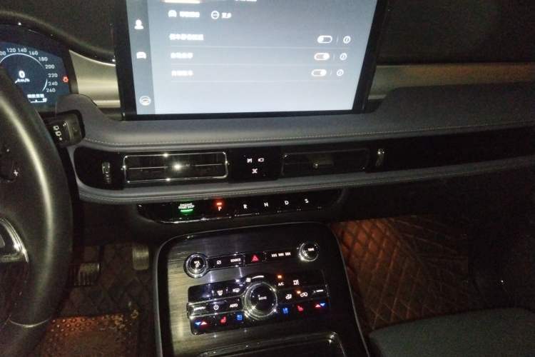 Used Lincoln Nautilus 2021 2.7T Four-Wheel Drive Prestige Edition Audio And AC Panel