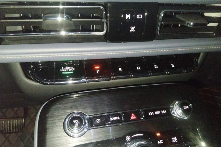 Used Lincoln Nautilus 2021 2.7T Four-Wheel Drive Prestige Edition Gear Lever