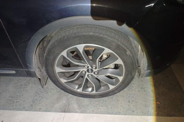 Used Lincoln Nautilus 2021 2.0T Four-Wheel Drive Luxury Edition Right Front Wheel Hub