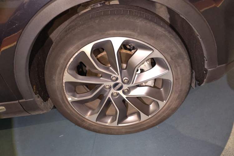 Used Lincoln Nautilus 2021 2.0T Four-Wheel Drive Luxury Edition Right Front Wheel Hub