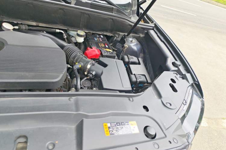 Used Lincoln Nautilus 2021 2.0T Four-Wheel Drive Luxury Edition Engine Bay Left