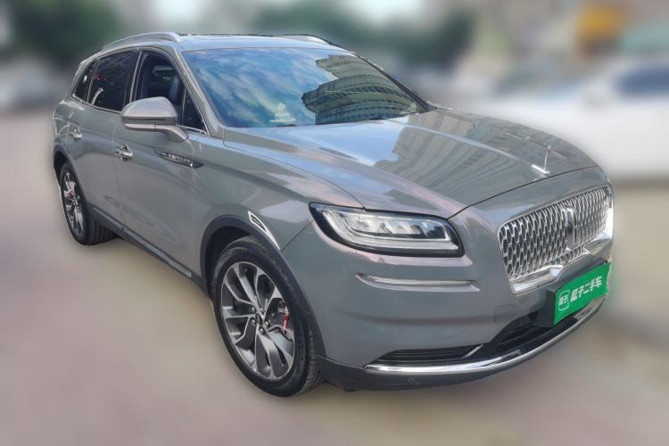 Used Lincoln Nautilus 2021 2.0T Four-Wheel Drive Luxury Edition Front Right 45 Deg