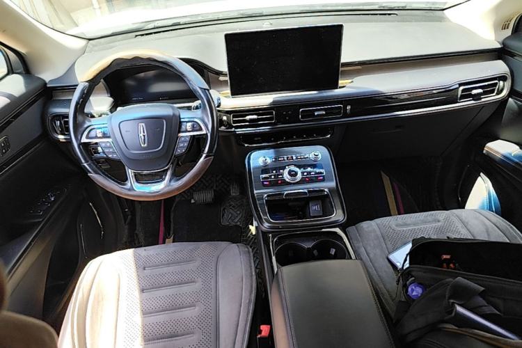 Used Lincoln Nautilus 2021 2.0T Four-Wheel Drive Luxury Edition Center Console