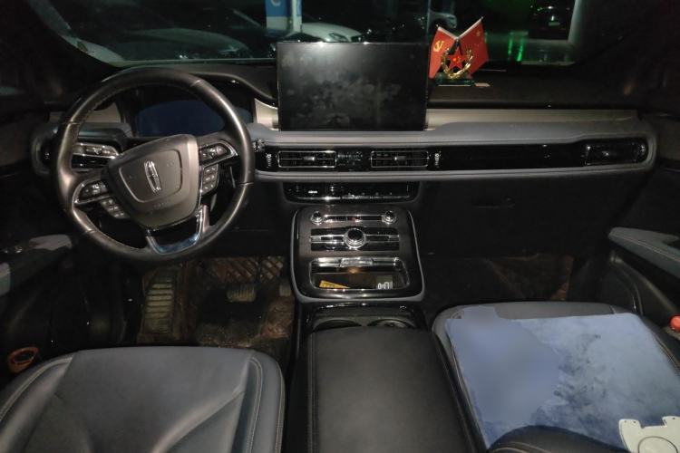 Used Lincoln Nautilus 2021 2.0T Four-Wheel Drive Luxury Edition Center Console