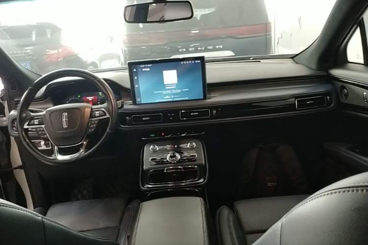 Used Lincoln Nautilus 2021 2.7T Four-Wheel Drive Prestige Edition Center Console