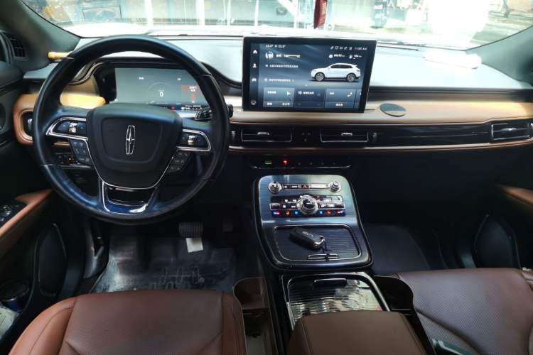 Used Lincoln Nautilus 2021 2.0T Four-Wheel Drive Luxury Edition Center Console