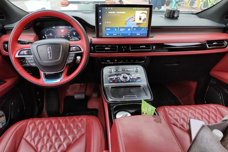 Used Lincoln Nautilus 2021 2.0T Four-Wheel Drive Luxury Edition Center Console