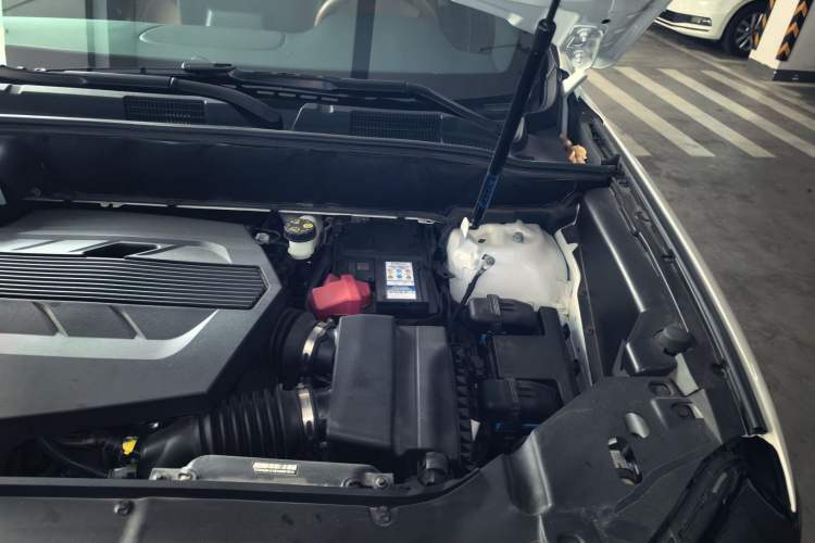 Used Lincoln Nautilus 2021 2.7T Four-Wheel Drive Prestige Edition Engine Bay Left
