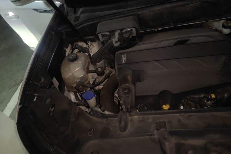 Used Lincoln Nautilus 2021 2.7T Four-Wheel Drive Prestige Edition Engine Bay Right