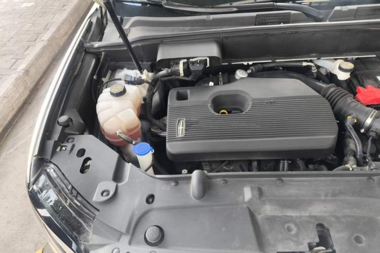 Used Lincoln Nautilus 2021 2.0T Four-Wheel Drive Luxury Edition Engine Bay Right