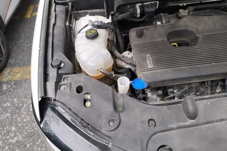 Used Lincoln Nautilus 2021 2.0T Four-Wheel Drive Luxury Edition Engine Bay Right