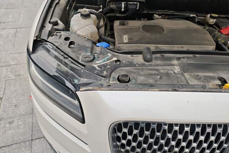 Used Lincoln Nautilus 2021 2.0T Four-Wheel Drive Luxury Edition Engine Bay Right