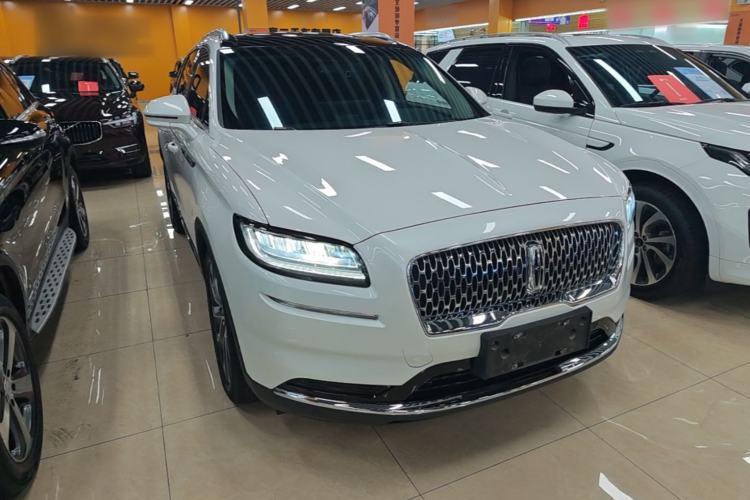 Used Lincoln Nautilus 2021 2.0T Four-Wheel Drive Luxury Edition Front Right 45 Deg