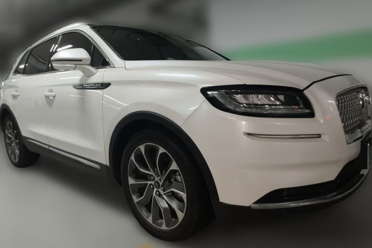 Used Lincoln Nautilus 2021 2.0T Four-Wheel Drive Luxury Edition Front Right 45 Deg