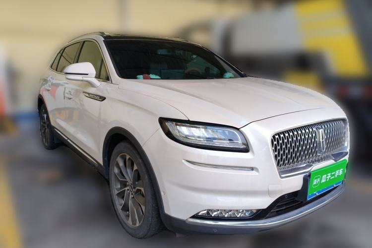 Used Lincoln Nautilus 2021 2.0T Four-Wheel Drive Luxury Edition Front Right 45 Deg