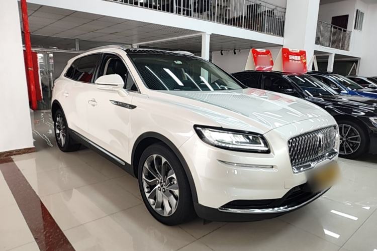Used Lincoln Nautilus 2021 2.0T Four-Wheel Drive Luxury Edition Front Right 45 Deg