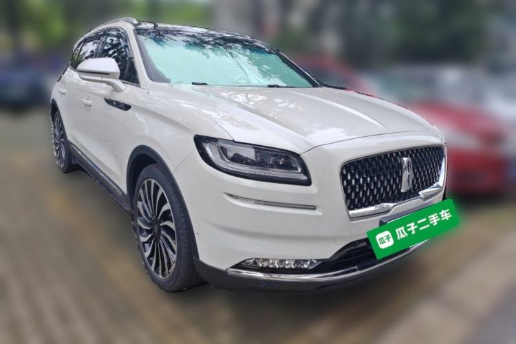 Used Lincoln Nautilus 2021 2.7T Four-Wheel-Drive Presidential Edition Front Right 45 Deg