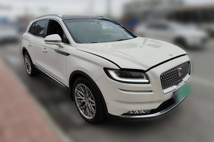 Used Lincoln Nautilus 2021 2.0T Four-Wheel Drive Luxury Edition Front Right 45 Deg