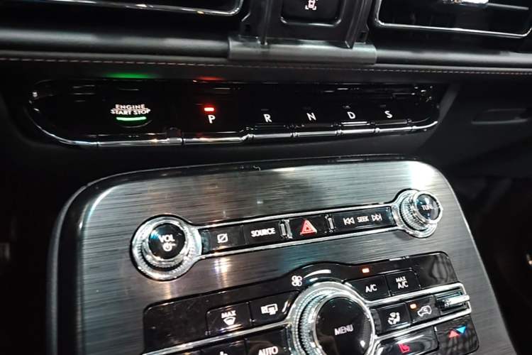 Used Lincoln Nautilus 2021 2.0T Four-Wheel Drive Luxury Edition Gear Lever