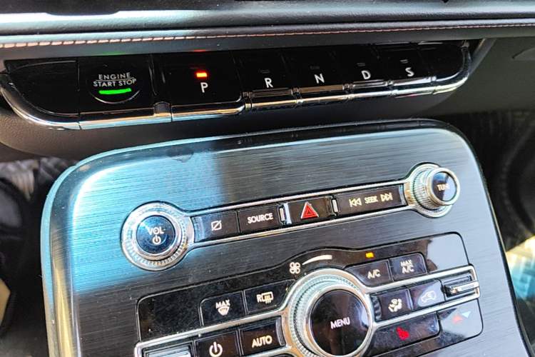 Used Lincoln Nautilus 2021 2.0T Four-Wheel Drive Luxury Edition Gear Lever