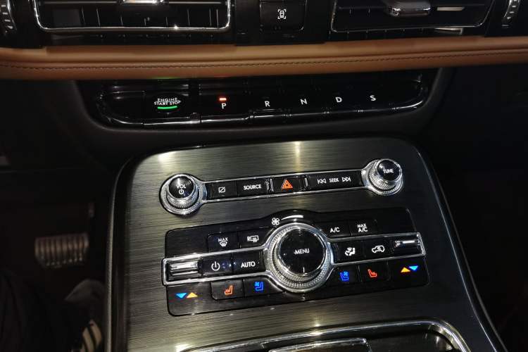 Used Lincoln Nautilus 2021 2.0T Four-Wheel Drive Luxury Edition Gear Lever
