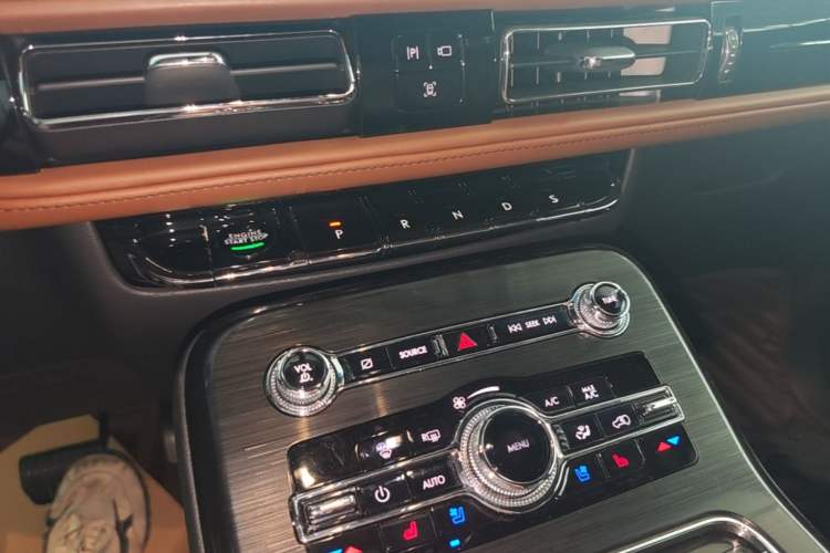 Used Lincoln Nautilus 2021 2.0T Four-Wheel Drive Luxury Edition Gear Lever