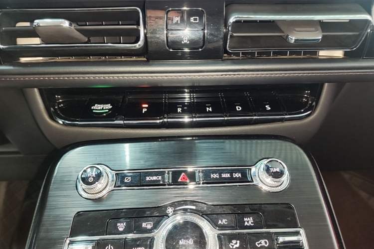 Used Lincoln Nautilus 2021 2.0T Four-Wheel Drive Luxury Edition Gear Lever