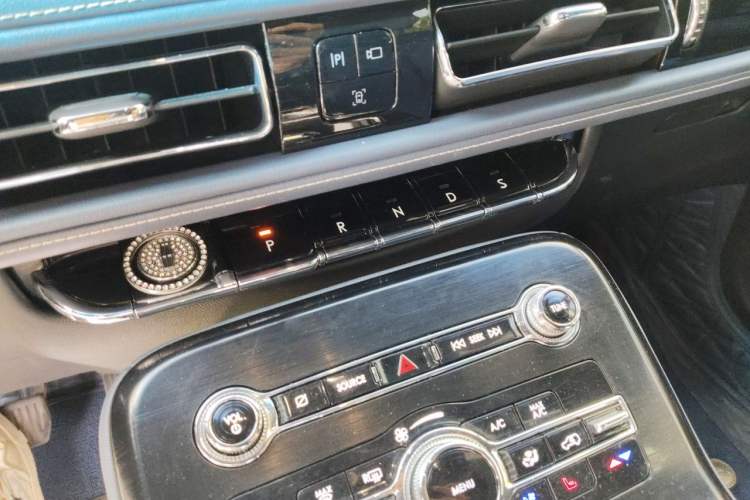 Used Lincoln Nautilus 2021 2.0T Four-Wheel Drive Luxury Edition Gear Lever