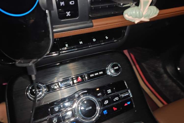 Used Lincoln Nautilus 2021 Revised Version 2.7T Four-Wheel Drive Prestige Edition Gear Lever