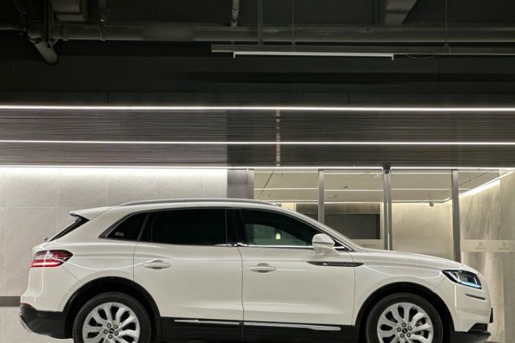 Used Lincoln Nautilus 2021 2.0T Four-Wheel Drive Luxury Edition Interior 11