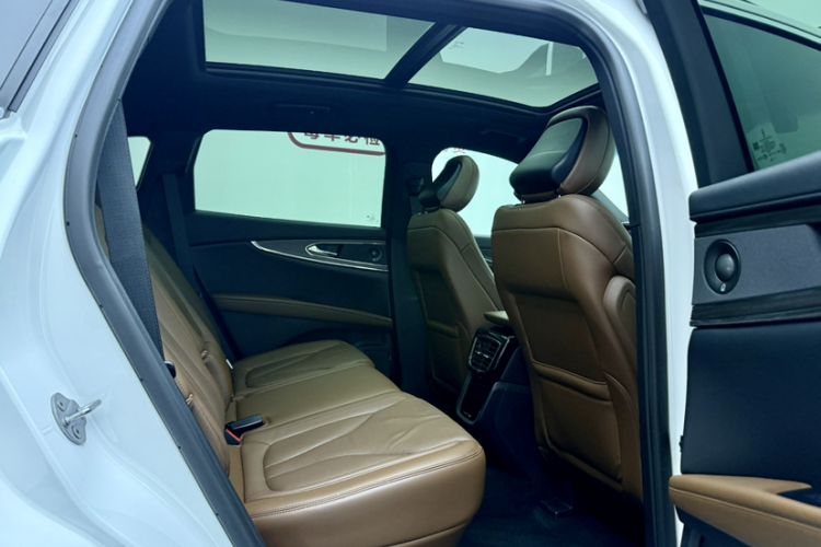 Used Lincoln Nautilus 2021 2.0T Four-Wheel Drive Luxury Edition Interior 2