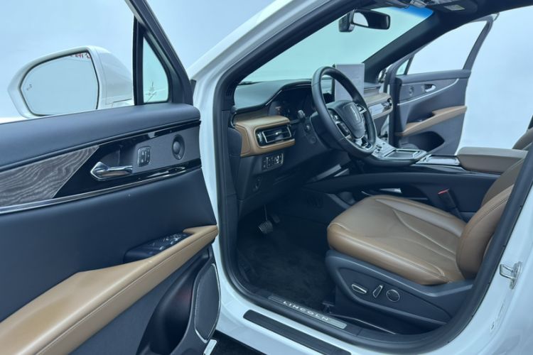 Used Lincoln Nautilus 2021 2.0T Four-Wheel Drive Luxury Edition Interior 2